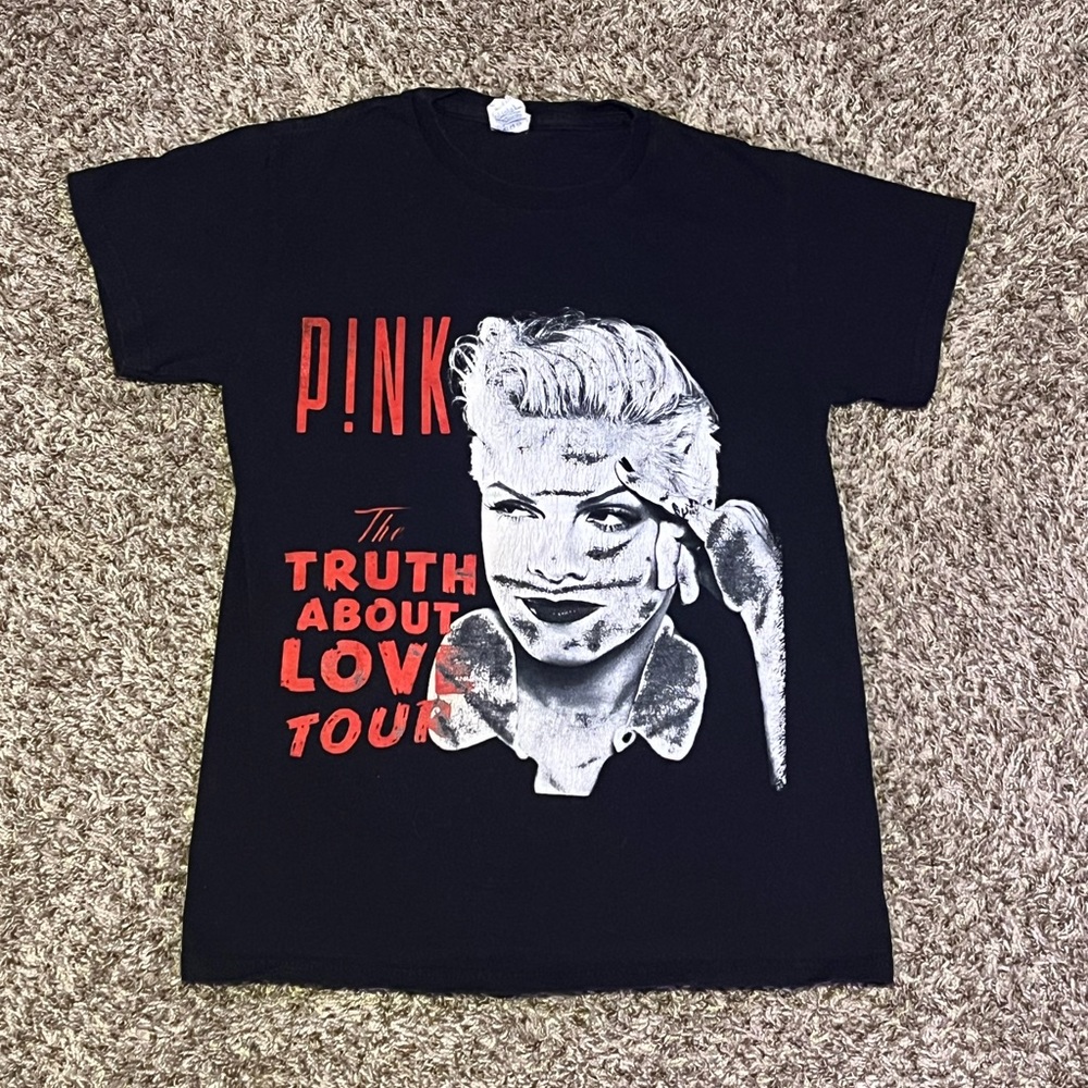 PINK THE TRUTH ABOUT LOVE TOUR 2013 BLACK T-SHIRT SIZE SMALL